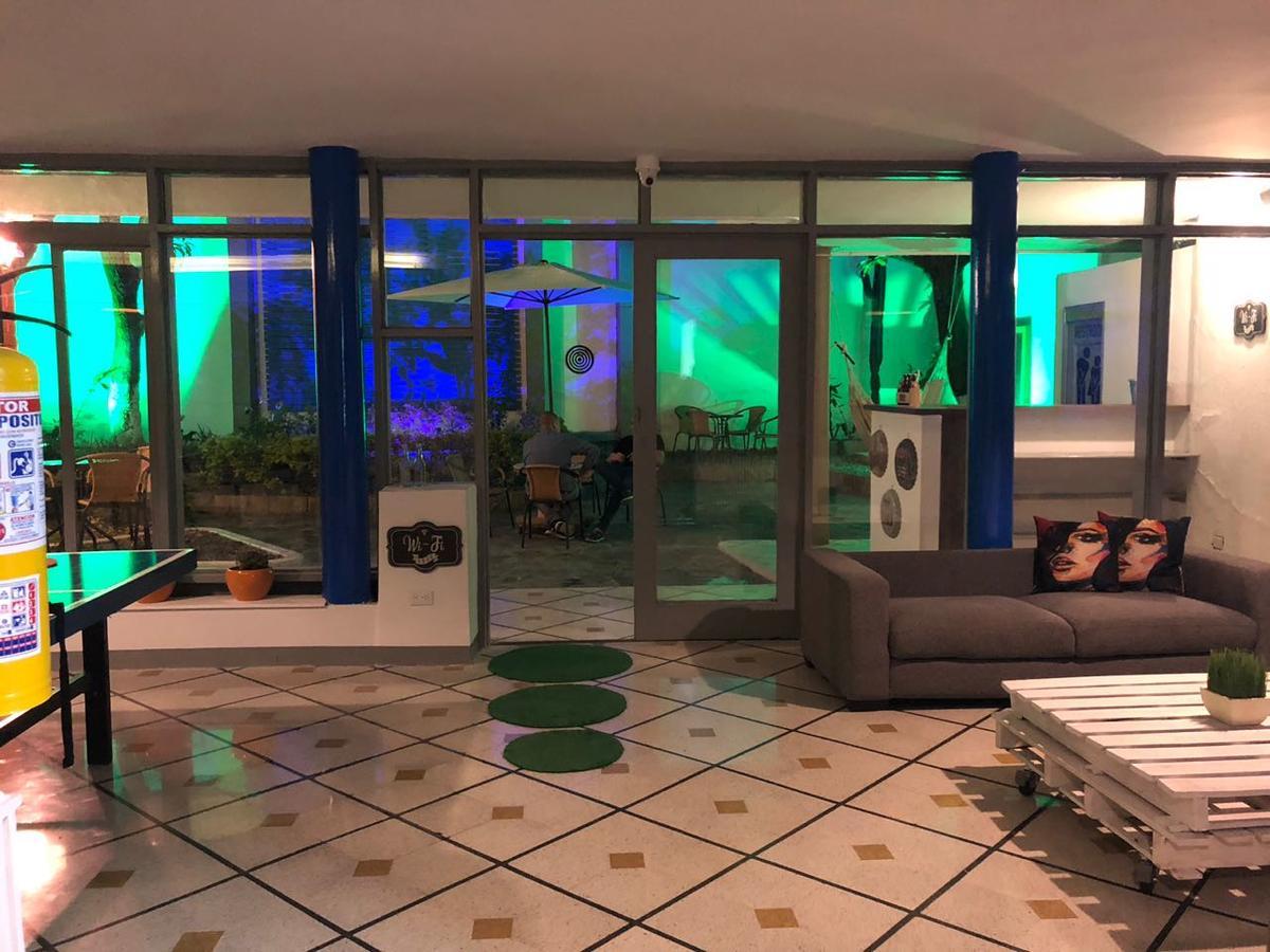 Backpackers Inn Medellin Bagian luar foto