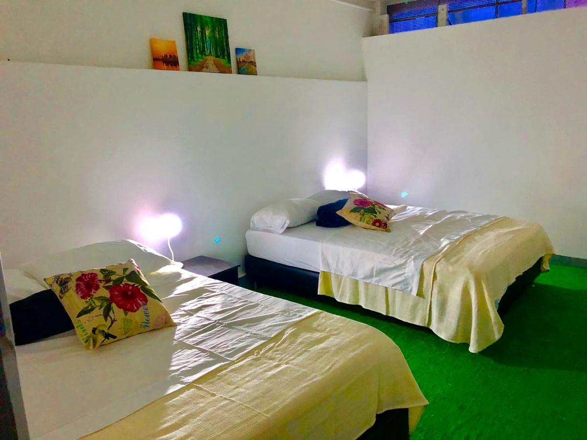 Backpackers Inn Medellin Bagian luar foto